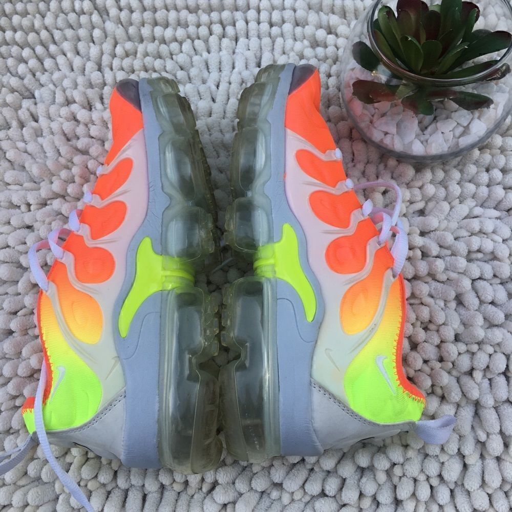 NIKE AIR VAPORMAX RUNNING SHOES 2017 - Picture 9 of 10